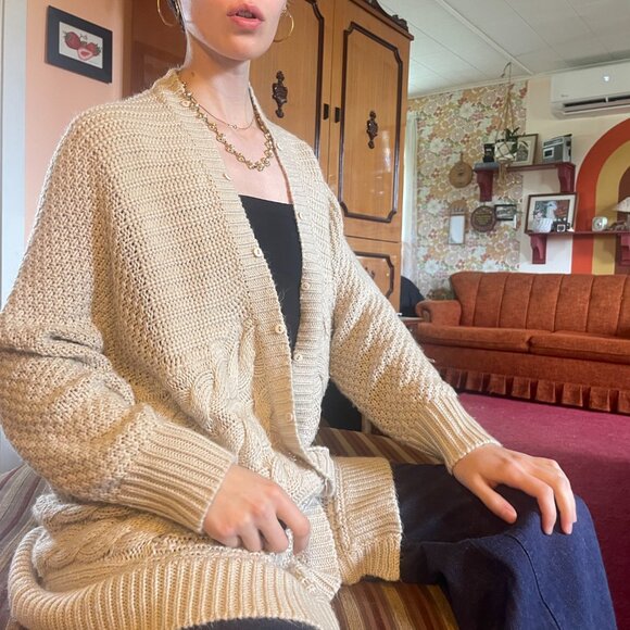 100% Acrylic tan brown button up knitted cardigan! - Picture 4 of 16
